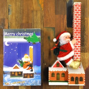 P&Egrave;RE NO&Euml;L GRIMPE SUR LA CHEMIN&Eacute;E (2 pcs)