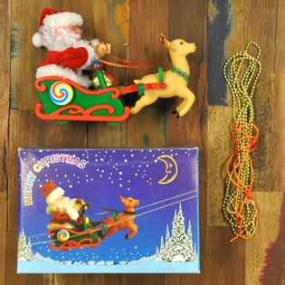 P&Egrave;RE NO&Euml;L DANS SON TRA&Icirc;NEAU AVEC MUSIQUE (2 pcs)