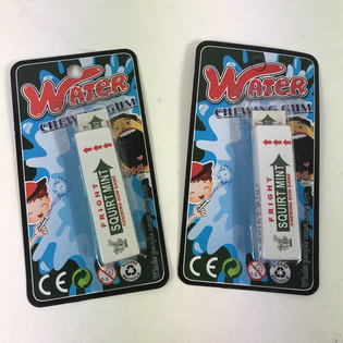 Pistolet &agrave; Eau Farce et Attrape Chewing-Gum (50 pcs)